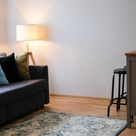 Ohtu Poik 2 City Center Basement Apartment Pärnu Kültér fotó