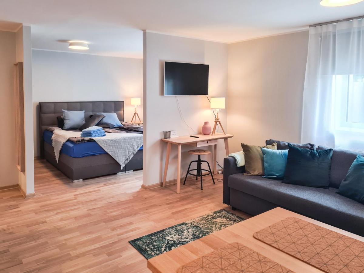 Ohtu Poik 2 City Center Basement Apartment Pärnu Kültér fotó