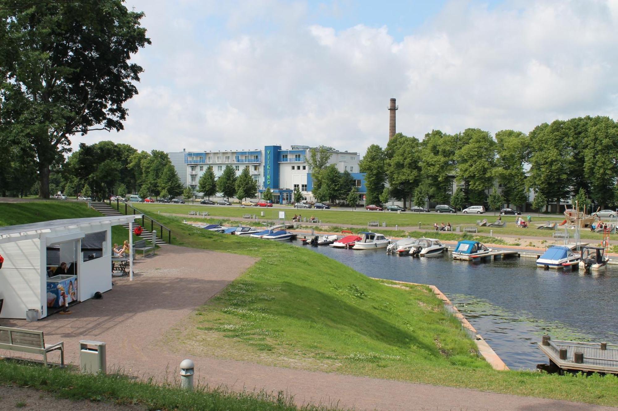 Ohtu Poik 2 City Center Basement Apartment Pärnu Kültér fotó