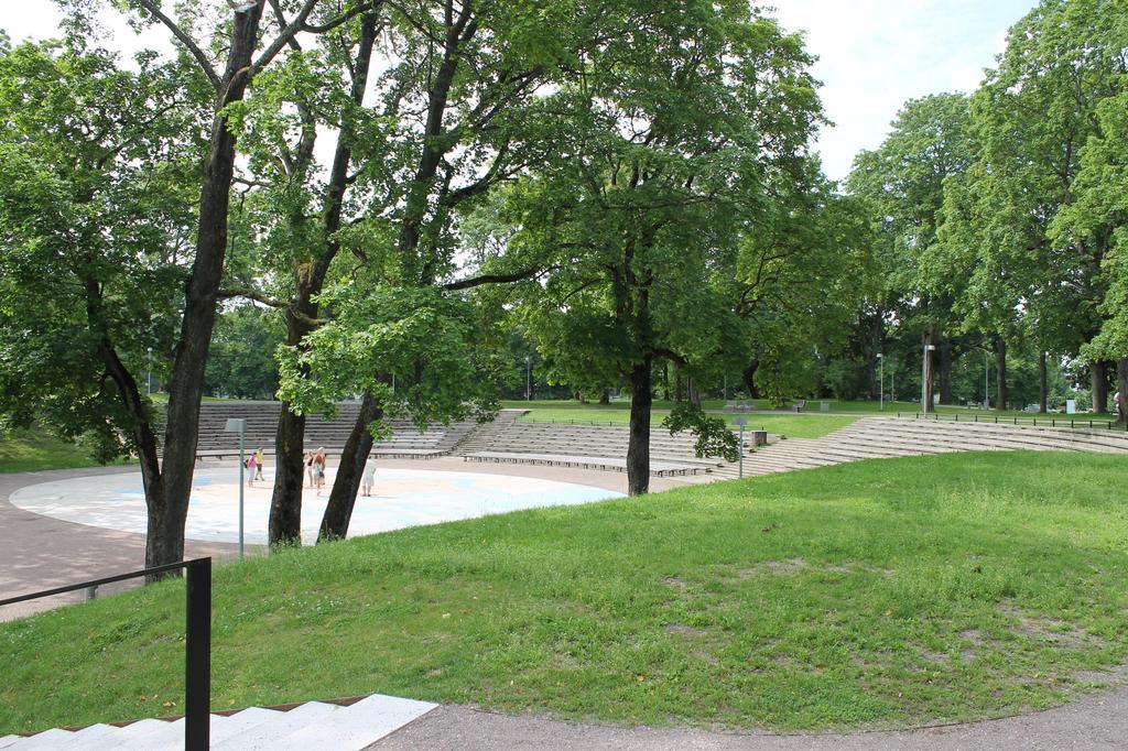 Ohtu Poik 2 City Center Basement Apartment Pärnu Kültér fotó